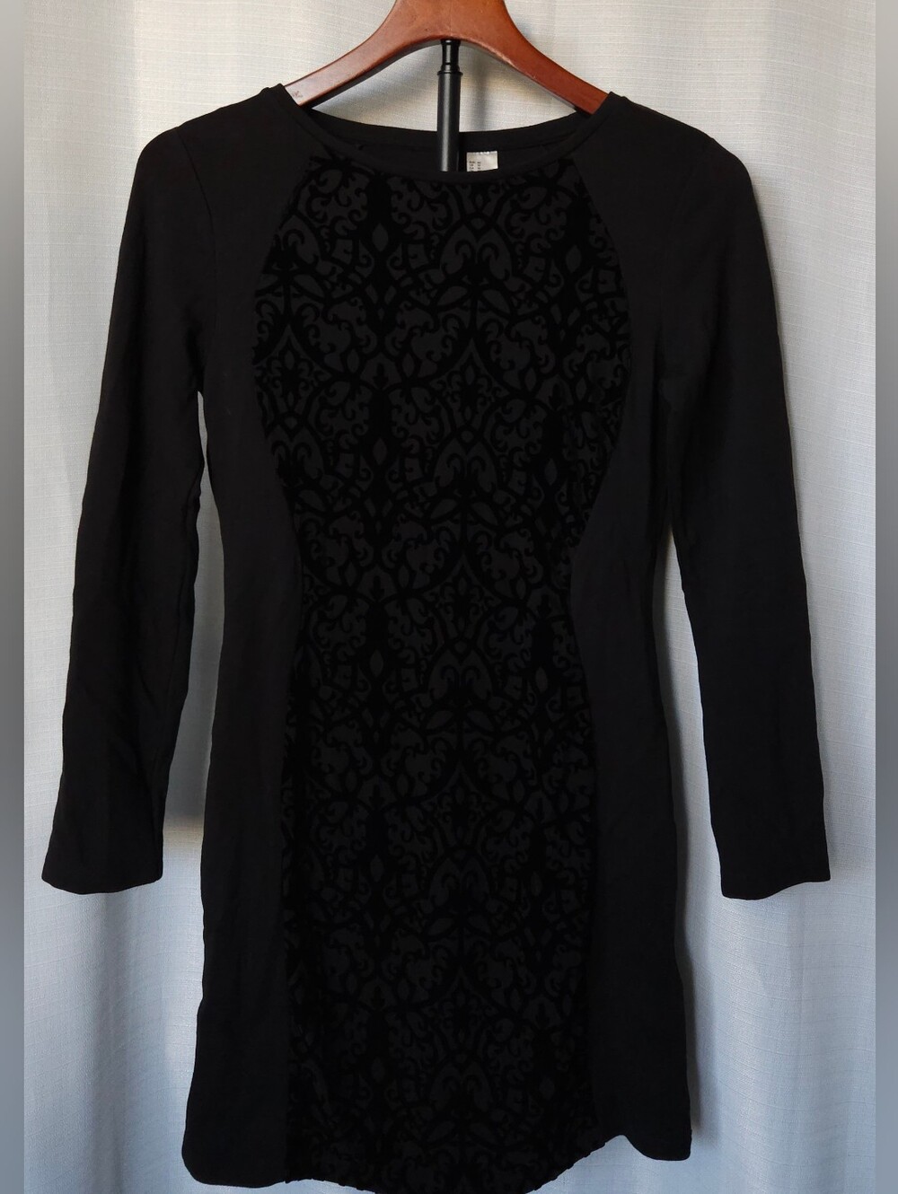 H&M Black Long-Sleeve Velvet-Panel Sheath Dress